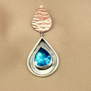 Colgante de Topacio Azul en Plata de Ley 925 con Baño de Rodio, Elegante Joyería Hecha a Mano con Certificación IGI para Mujer - Product Image 1