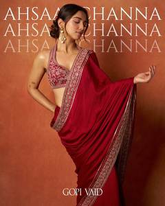 Brilla con nuestra tela de seda pura, hermosa secuencia de bordados y trabajo de dori, sari largo con blusa a la venta. - Product Image 4