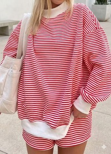 เสื้อสเวตเชิ้ตคอเต่าทรงโอเวอร์ไซส์สำหรับผู้หญิง ผลิตจากผ้าฝ้าย/โพลีเอสเตอร์คุณภาพสูง พร้อมปักโลโก้ตามสั่ง - Product Image 3