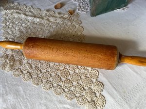 Rouleau à pâtisserie en bois à finition lisse pour la pâtisserie et la cuisine - Product Image 5
