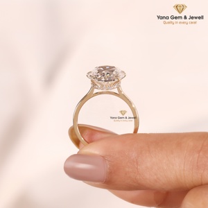 Anillo de compromiso solitario de corte oval deslumbrante de 5.00 quilates, oro sólido de 14K, certificado IGI, claridad VVS2, color F, diamante cultivado en laboratorio CVD. - Product Image 4