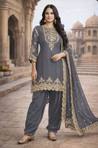 ชุดส่าหรีผู้หญิงความยาวระดับเข่า ผ้าจอร์เจตต์ปักลายฟ็อกซ์ งานปักแบบอินเดีย ชุดปากีสถาน สำหรับงานเทศกาล ชุดดีไซน์เนอร์แบบดั้งเดิม - Product Image 4