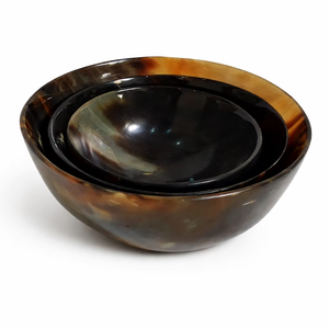 Tazón de Cuerno Natural Pulido Hecho a Mano - Duradero, Moderno, Ecológico, Apto para Lavavajillas, Ligero, Elegante y Lujoso para Servir Ensaladas - Product Image 1