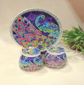 Plateau rond en laiton avec un motif de bassin de lotus bleu profond, doté d'une poignée intégrée et d'un bord en treillis, à prix de gros. - Product Image 6