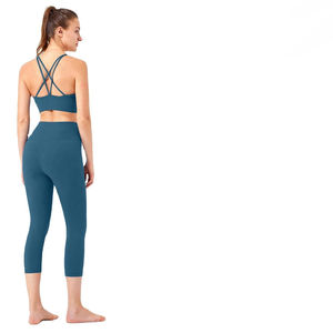 Ensemble de vêtements de yoga et de sport pour femmes de qualité supérieure avec logo personnalisé, fabricant de vêtements de sport sans couture - Product Image 4
