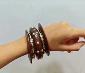 ชุดกำไลข้อมือไม้ทำมือ ดีไซน์แกะสลัก ประดับโลหะ แต่งแต้มสไตล์วินเทจ โบฮีเมียน ทันสมัย เหมาะสำหรับงานแต่งงาน เครื่องประดับแฟชั่นสำหรับผู้หญิง - Product Image 1