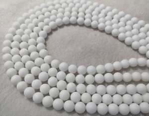 ลูกปัดหินหยกขาวทรงกลมเคลือบด้านสีขาวแบบเต็มเม็ด สำหรับทำสร้อยข้อมือ DIY - Product Image 4