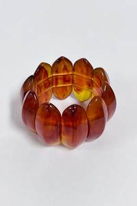 Bracelet en résine de couleur ambre de forme ovale vintage, bijoux de mode unisexe, disponible chez Worldwide Supply - Product Image 2