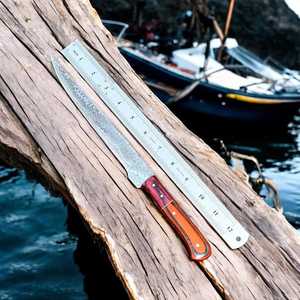 Couteau à filet en acier damas forgé à la main de 12 pouces |   Couteau de chasse personnalisé avec manche en bois, embouts en laiton et étui - Product Image 3