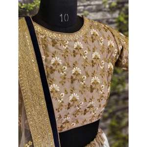 Fleur botanique blanche Butta imprimé Lehenga avec chemisier brodé - Product Image 2