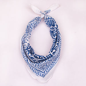 Foulard carré en popeline de coton imprimé au bloc, écologique, ethnique, tendance, multifonctionnel, fait main, pour les voyages quatre saisons - Product Image 1