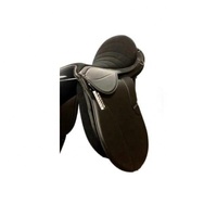 Selle anglaise d'endurance synthétique.