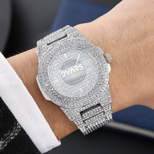 Montre de luxe pour homme, style hip-hop, à quartz, avec cadran ciel étoilé entièrement serti de diamants et bracelet en acier inoxydable avec calendrier - Product Image 4