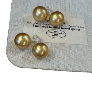 ต่างหูเงินแท้ 925 เวินฉี รุ่นราชินีน้ำแข็ง ทรงกลมไร้ตำหนิ ขนาด 11-12 มม. ประดับด้วยลูกปัดทองธรรมชาติ บรรจุในกล่องของขวัญสีทองหรูหรา ผลิตในประเทศจีน - Product Image 5