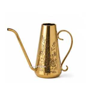 Regadera de Metal Negra con Diseño Floral Dorado, Duradera para Uso en Jardinería - Product Image 2