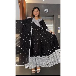 ชุดเดรสงานค็อกเทลสีดำพิมพ์ลายพื้นสำหรับงานเย็บปักถักร้อย georgette - Product Image 6