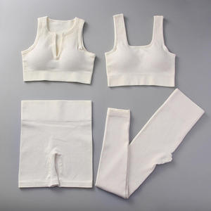 Conjunto de Yoga Acanalado de 3 Piezas: Top Corto de Cintura Alta, Pantalones Cortos y Espalda Cruzada, Color Sólido, Transpirable, Ropa Deportiva para Mujer - Product Image 3