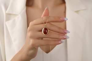 Collar Infantil con Gema Ovalada de Cornalina, Plata de Ley 925, Chapado en Oro de 14K, Colgante Natural Curativo, Joyería Elegante - Product Image 2