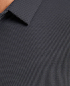Polo en maille à manches courtes pour homme, léger, respirant, couleur unie, coupe décontractée, gris foncé, prix bas - Product Image 4