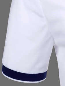 Camisa Blanca de Manga Corta para Hombre, Corte Regular, Informal, Tejida, de Color Sólido con Ribete Azul Marino en los Puños, 100% Algodón, Transpirable, para Invierno - Product Image 3