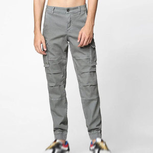 กางเกงคาร์โก้ลำลองเอวกลางน้ำหนักเบาสำหรับผู้ชาย ผ้าฝ้ายพรีเมียม กระเป๋าหลายช่อง แห้งเร็ว รับสกรีนโลโก้ - Product Image 4