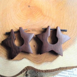 Boucles d'oreilles en bois brun foncé, couleur chocolat, finition unie, prix usine, vente en gros - Product Image 6