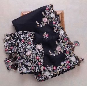 Sari Negro Premium con Bordado Floral y Blusa de Diseñador |   Sari de Lujo para Fiesta o Boda para Mujer - Product Image 4
