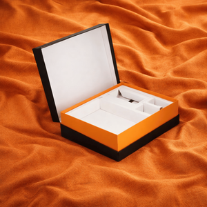 Caja de Cartón Corrugado Reciclable y Ecológica |   Empaquetado Ecológico para Electrónicos con Recubrimiento UV, Grabado en Relieve y Acabado Premium - Product Image 2