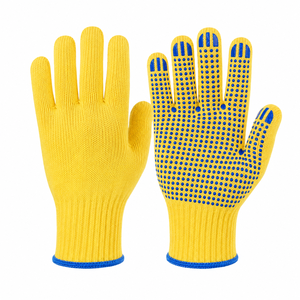 Gants en PVC légers à pois, dotés d'un tissu tricoté confortable, d'une adhérence fiable et d'un ajustement flexible pour les tâches de manutention courantes. - Product Image 2