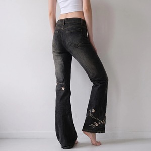 Jeans de Cintura Alta, Corte Acampanado, Lavado Oscuro, con Bordado Floral, Ajuste Holgado, Mezclilla de Algodón, Pantalones Casuales, Estilo Urbano - Product Image 5