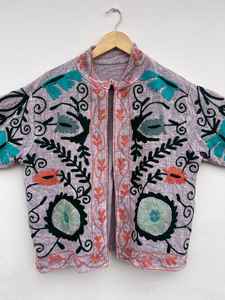 Chaqueta de Invierno Acolchada Reversible y Transpirable con Bordado Floral Suzani, Unisex, de Algodón, Estilo Bohemio, con Cuello Alto, Hecha a Mano, Étnica - Product Image 3