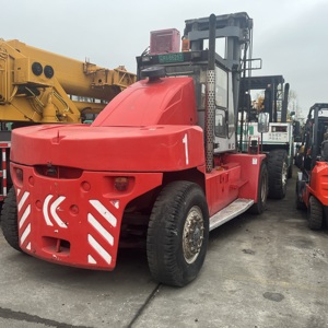 Montacargas Contrabalanceado Kalmar con Motor de Gas GNC, Capacidad de Carga de 1500 kg, Operación Sentado 4x4, para Uso en Interiores/Exteriores - Product Image 4