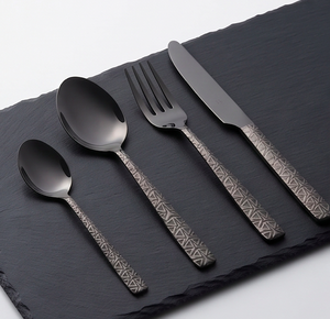 Ensemble de couverts en métal noir mat avec design de poignée géométrique, style minimaliste, passe au lave-vaisselle, pour la vaisselle de mariage - Product Image 1