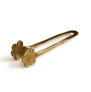 OEM Customized Antique Brass Metal Leaf Design Decorative <b>Serving</b> Utensil for Home Bar <b>Serving</b> <b>Tongs</b> - Product Image 1