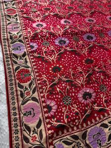 Sari en tissu Georgette Khadi doux de créateur avec broderie et bordure à passepoil, et pièce de blouse à motif pois tissé - Product Image 4
