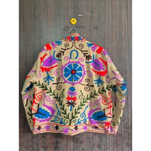 Chaqueta de Terciopelo Tejida con Bordado Floral Suzani de SR Exports para Mujer, Hecha a Mano, Reversible, Estilo Boho, para Festivales - Product Image 3