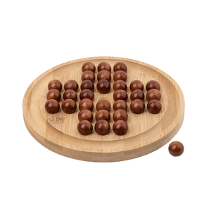 Jeu de solitaire classique en bois |   Puzzle stratégique fait main avec billes en bois naturel |   Défi mental familial sur table - Product Image 2