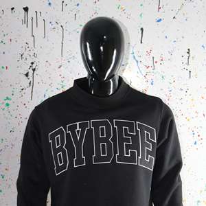 Sudadera BYBEE BLACK con Cuello Alto, 100% Negro, Apliques Bordados, Cuello Ancho, URBAN PRODUCTIONS - Product Image 5