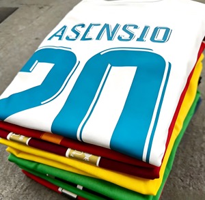 เสื้อฟุตบอลทีมเยือนสโมสรเอซีมิลานแบบเรโทร ปรับแต่งได้ตามต้องการ แบรนด์สั่งทำพิเศษ - รุ่นแฟนคลับของนักเตะคาค่า ยามาล ผ้าโพลีเอสเตอร์ 100% สำหรับผู้ใหญ่ 男女兼用 - Product Image 3