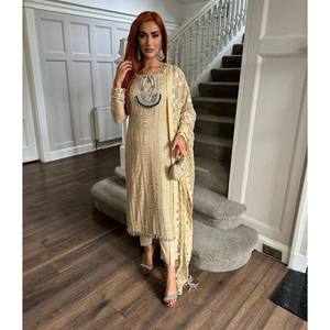 Ensemble de costume de soirée beige pour femmes, taille M, avec travail de fil et de séquence par RTC 1 kg - Product Image 5