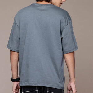 Camiseta estampada para hombre, ropa informal con gráficos elegantes para el día a día, tela suave, cuello redondo, media manga, corte regular, cómoda y moderna - Product Image 3