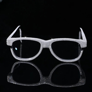 Gafas de Sol Cuadradas Ligeras con Montura Roja Sólida de Moissanita, Lentes de Moda para Fiestas y Disfraces - Product Image 1