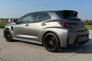 รถยนต์ขายดีที่สุดปี 2023 GR Corolla Circuit Edition 800 ไมล์ เกียร์ธรรมดา 6 สปีด ระบบขับเคลื่อนสี่ล้อ รถซีดานระดับพรีเมียม อะไหล่แท้จากโรงงาน รับประกัน 5 ปี - Product Image 4