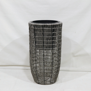 Maceta Cilíndrica Alta de Mimbre Plástico, Diseño Minimalista, Tallada a Mano, Resistente al Agua, para Plantas y Flores de Jardín - Product Image 4
