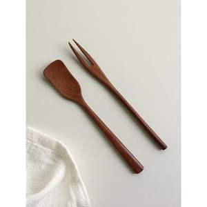 Cuchara para Servir de Madera de Mango con Acabado Premium para Uso en el Hogar y Restaurantes - Product Image 3