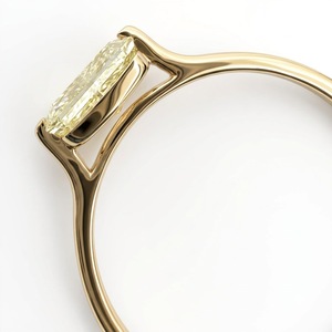 Bague de fiançailles en diamant de laboratoire taille radiant East West de 1,00 carat certifié IGI, en or jaune massif 18 carats, avec demi-sertissage solitaire - Product Image 3