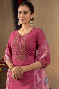 Conjunto de Kurta de Seda Romana para Mujer con Bordado a Mano y Pantalón Recto, Ropa Tradicional India - Product Image 6