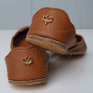 Nouvelle Arrivée : Meilleures Ventes – Chaussures Femme Personnalisées en Similicuir Imprimé, Façon Artisanale, Antidérapantes, Design Tendance et de Haute Qualité - Product Image 2