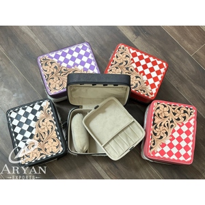 Nouvelle Arrivée OEM & ODM : Boîte à Bijoux en Cuir de Vachette Façonnée à la Main, Étui de Voyage Durable pour Bagues Motif Damier Cowgirl, Présentoir Cadeau - Product Image 1