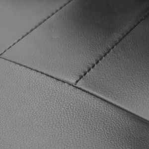 Sedia da ufficio in pelle nera di lusso con funzione girevole regolabile in altezza - Product Image 2